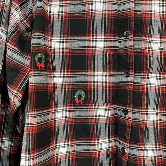 Basic Editions Holiday Women’s Plaid Button Up Shirt Embroidered Wreaths XL - Picture 3 of 6